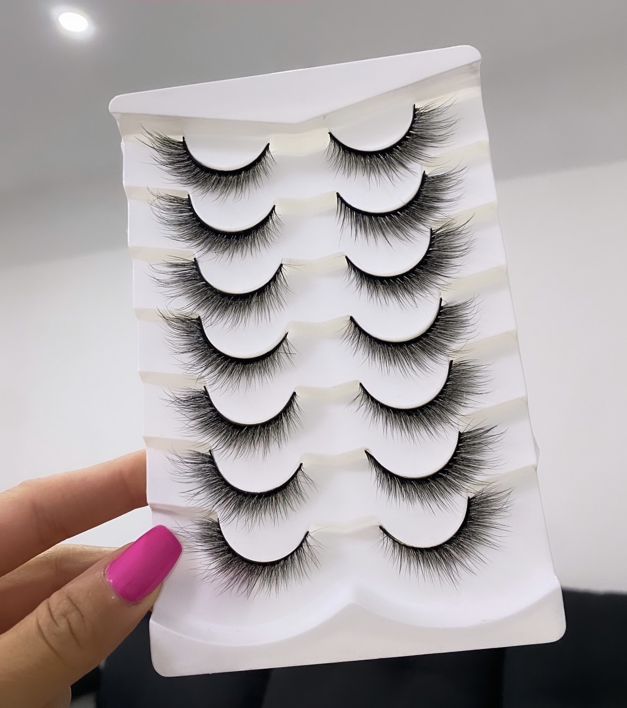 https://helena-webshop.zlaja.live/product-photos/53f16eb1-d082-405b-83e8-d727ecf83c98.jpeg
