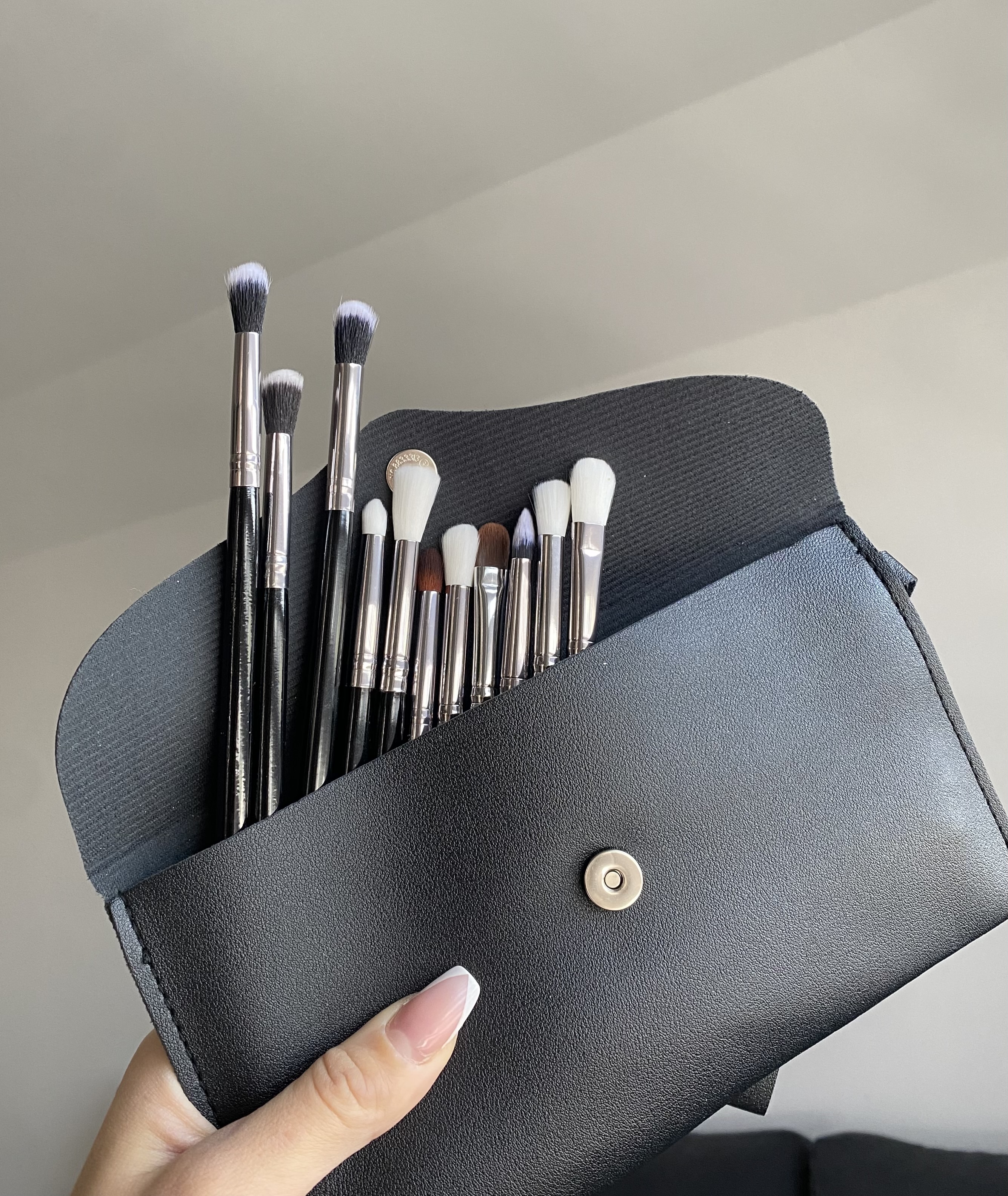 https://helena-webshop.zlaja.live/product-photos/65e45ec4-c6cb-4058-b25b-2e053379bfb5.jpeg