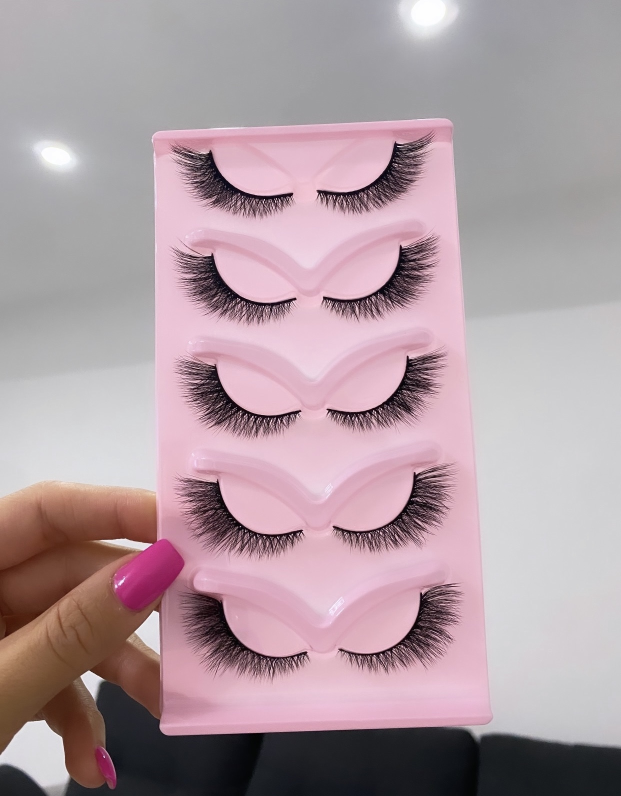 https://helena-webshop.zlaja.live/product-photos/97f25bfc-20e6-4f31-88dd-69eecf5d8d3c.jpeg