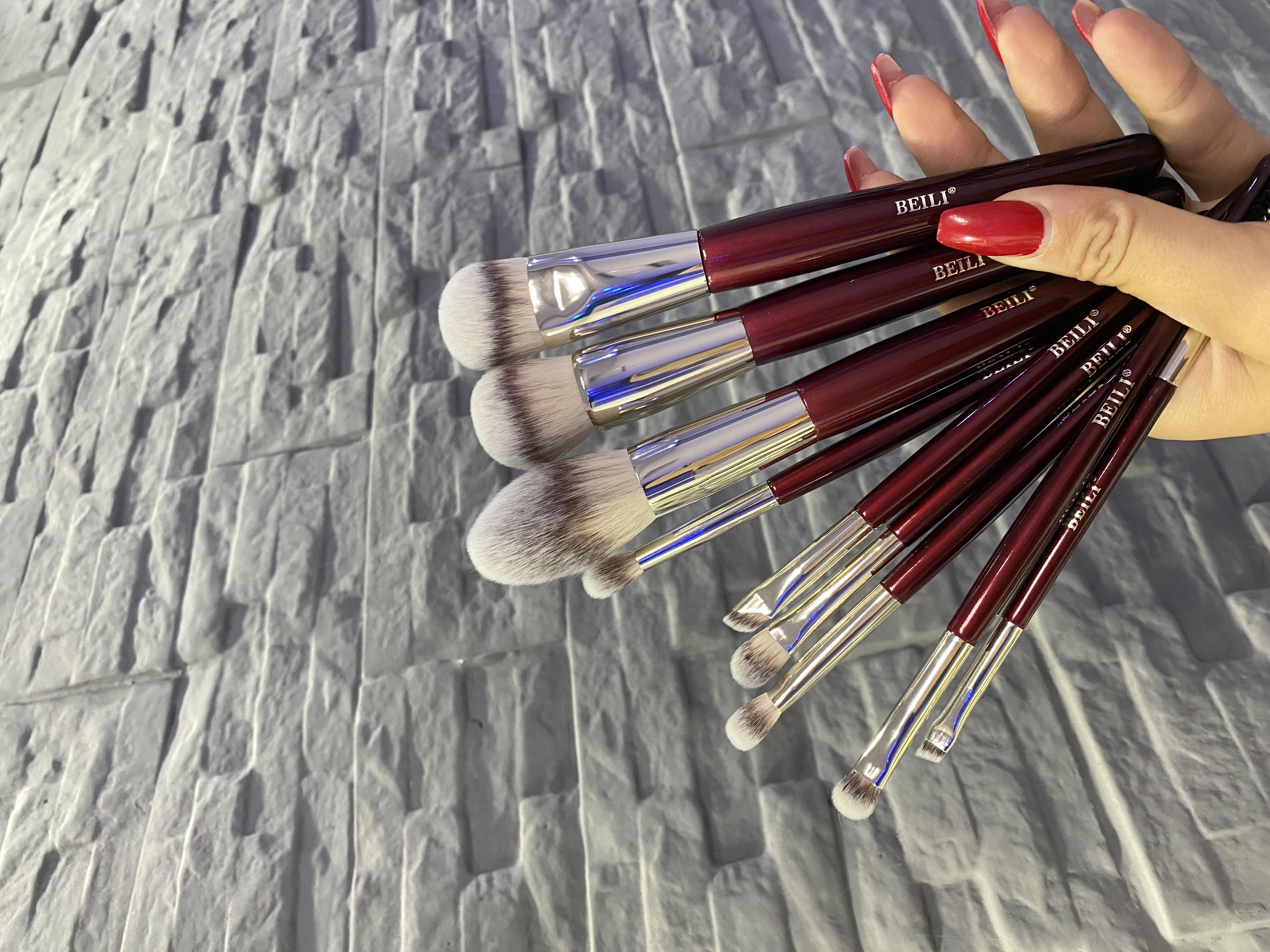 https://helena-webshop.zlaja.live/product-photos/c0a7d0cf-87f7-4b80-b521-c7a41f8b3b92.jpeg
