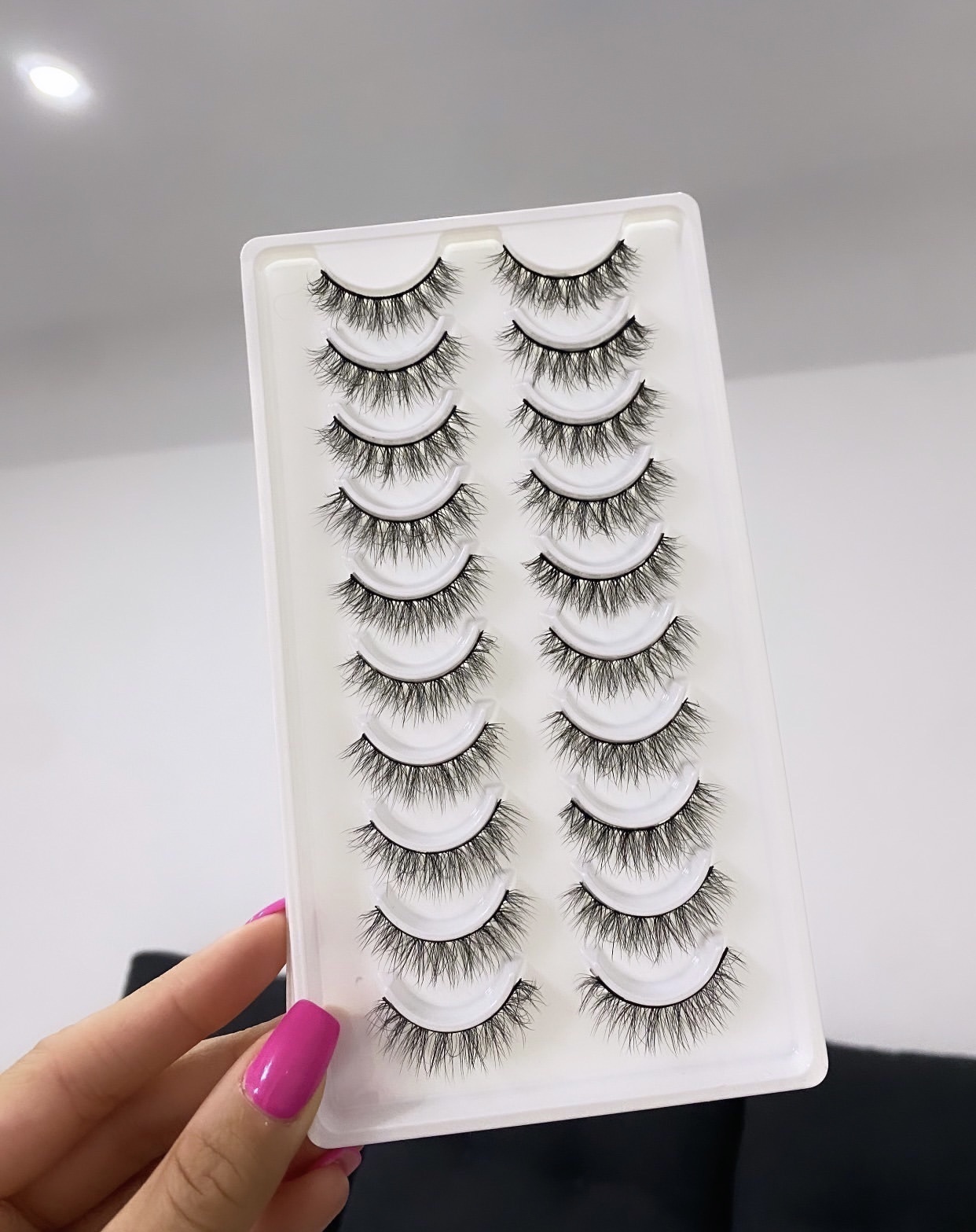 https://helena-webshop.zlaja.live/product-photos/d940cfed-10da-455c-b96a-cdb23f9ed202.jpeg